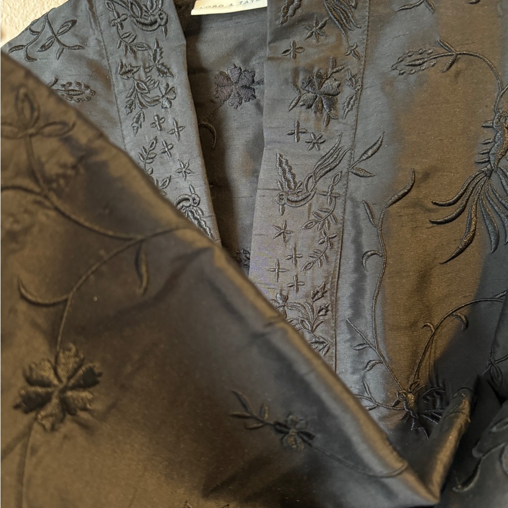 Lord & Taylor Blazer 100 % Silk Embroidered Size S/M - Picture 5 of 11